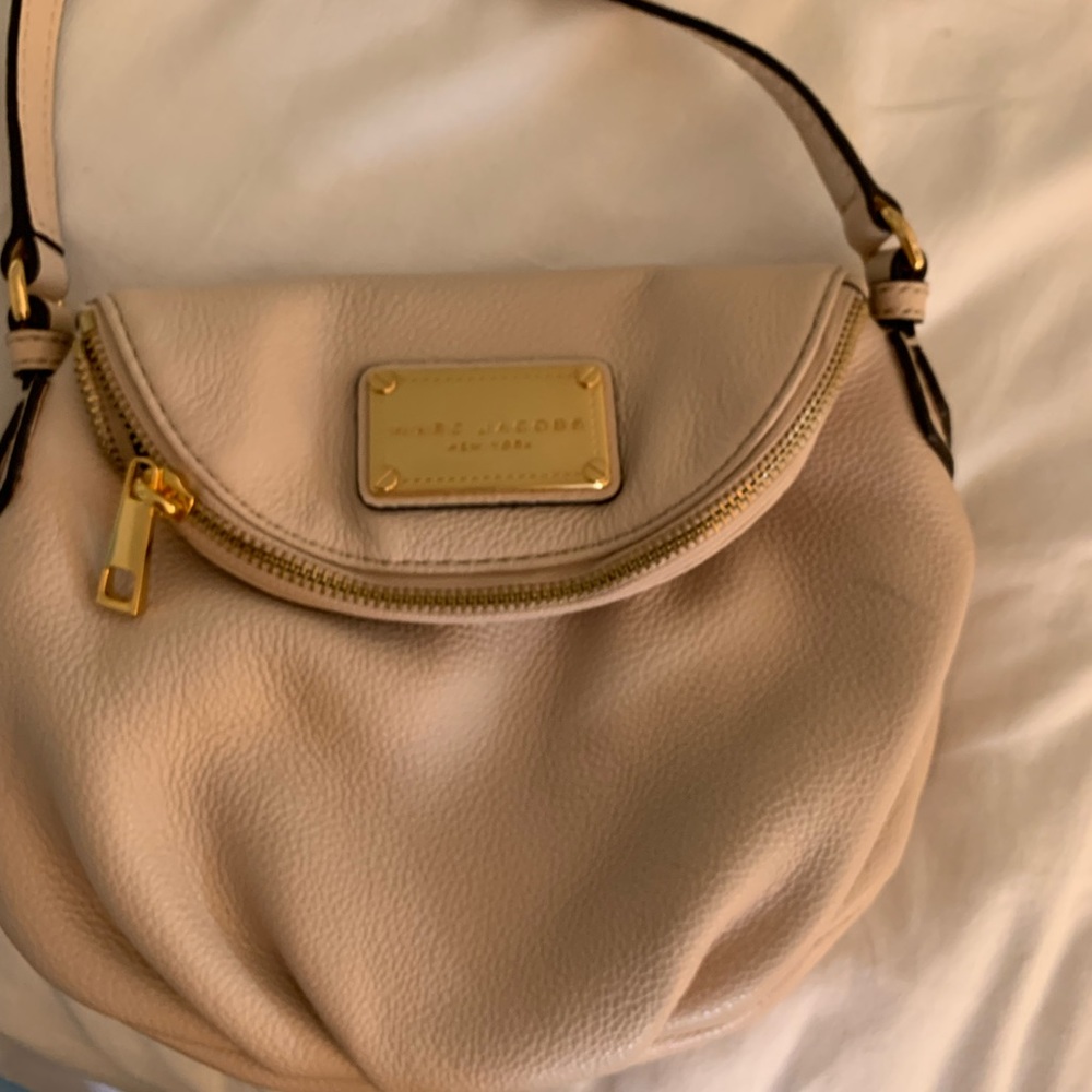light pink marc jacobs cross body purse